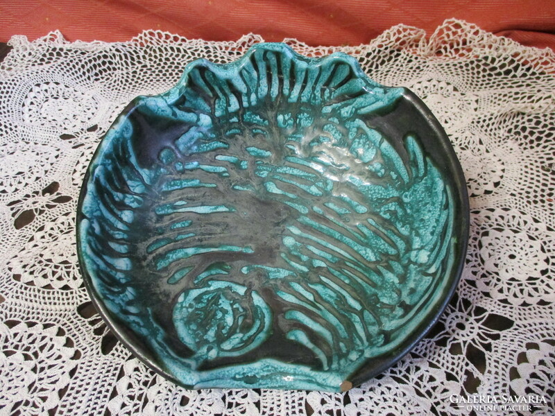 Ceramic bowl with a special pattern and shape