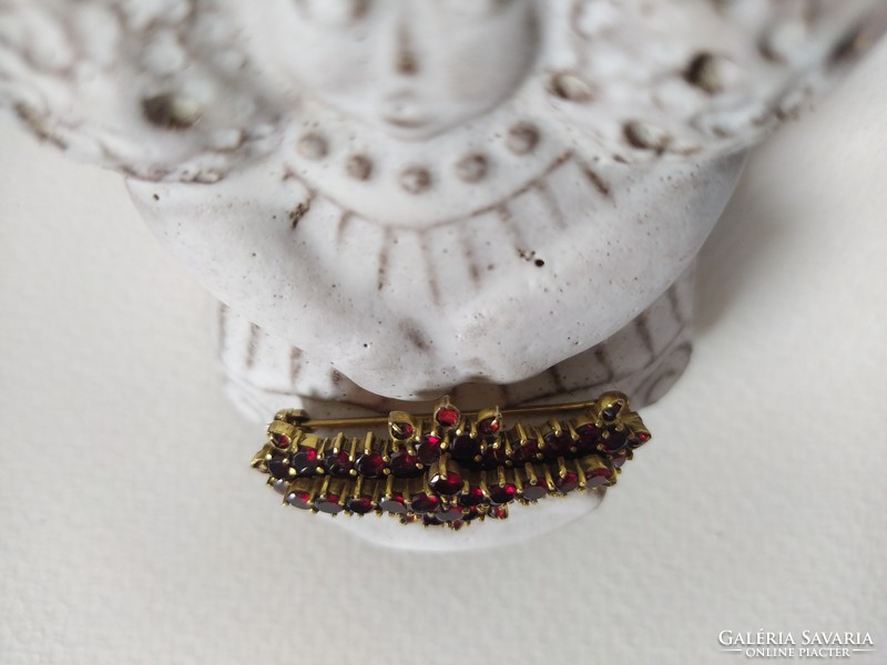 Pearl antique garnet brooch