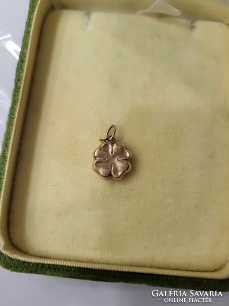 Gold clover pendant