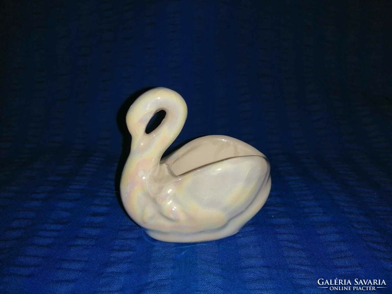 Lüsztermázas porcelán hattyú figura (A6)