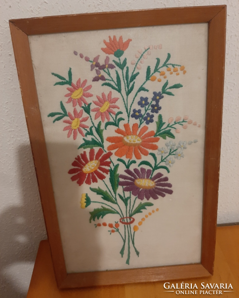 Embroidered flower pattern needlework in a picture frame 22.8x35.7 cm
