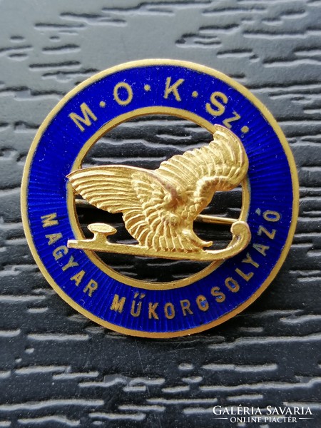 M.O.K.No. The gilded badge of the Hungarian National Skating Association