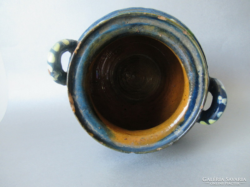 Antique earthenware soup pot (zilah)