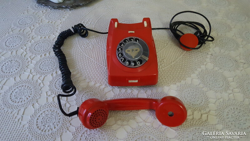 Retro,piros tárcsás telefon