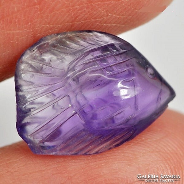 Real, 100% natural carved/engraved purple amethyst fish 5.23ct (st. - Almost translucent)