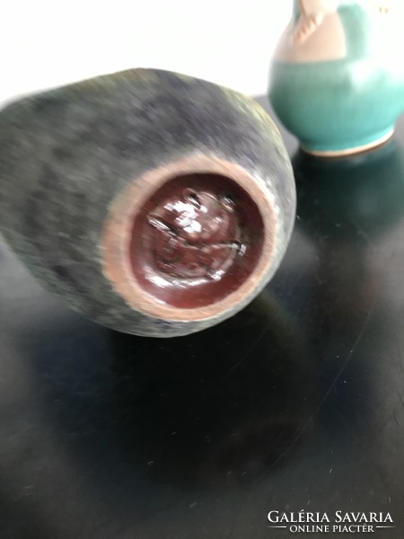 Ágoston Simó: earth-colored medium pebble vase (3.0) - 20/C