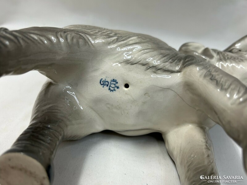 Régi nagyméretű Sitzendorf porcelán elefánt figura 18 cm.