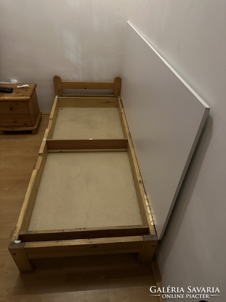 Egyszemélyes ágy matraccal (90X200)