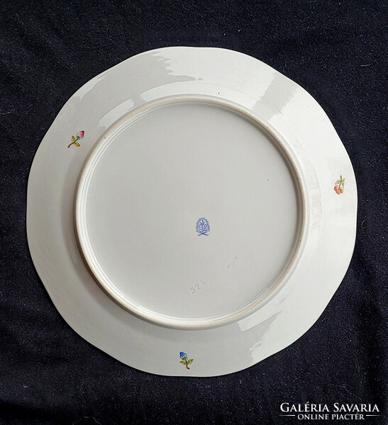 Set of 12 Herend, Victoria-patterned flat plates
