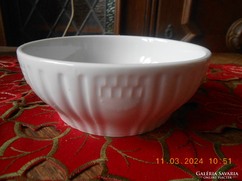 Zsolnay white bowl, 12.5 cm