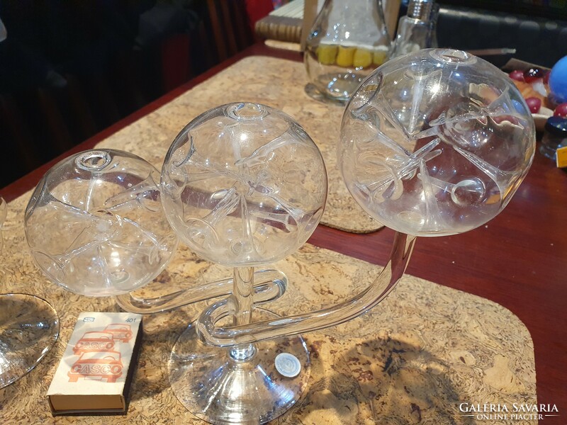 Special glass decorations for shelves and tables, I don't know, but it's good