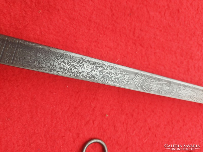 Italian sword with acid-etched blade Jung