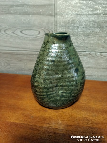 Gallery vase with eosin effect