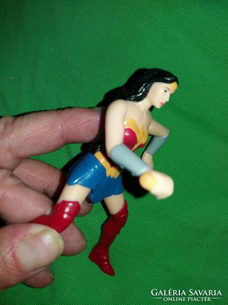 Retro traffic goods bazaar goods wonder woman marvel fantasy figure hero action toy 10 cm according to the pictures