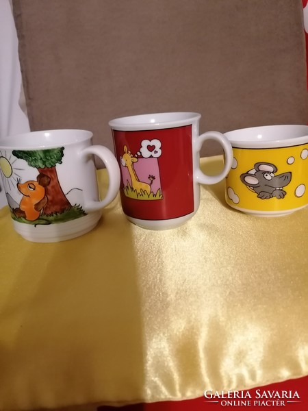 Porcelain children's mugs in one