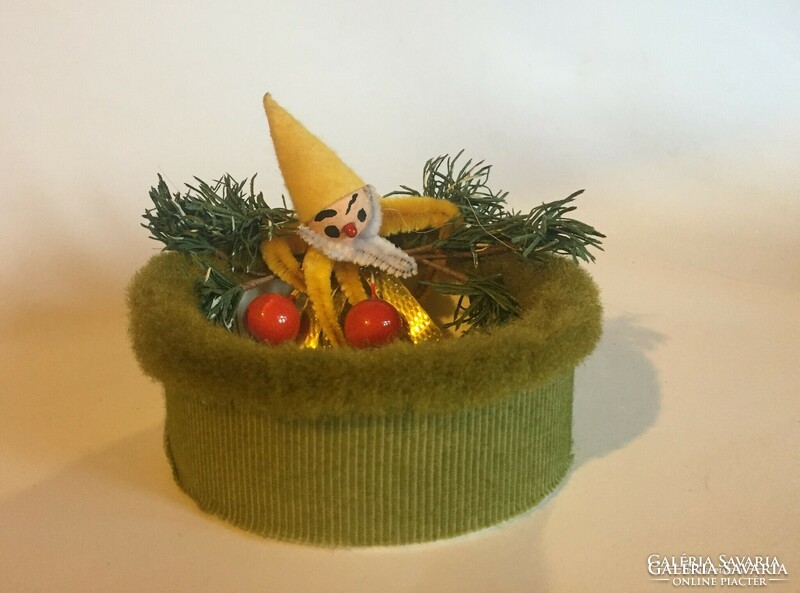 Old, retro chenille baskets with figures of Santa Claus, Santa Claus, Christmas elves and an Easter bird