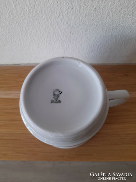 Zsolnay mug with brush pattern