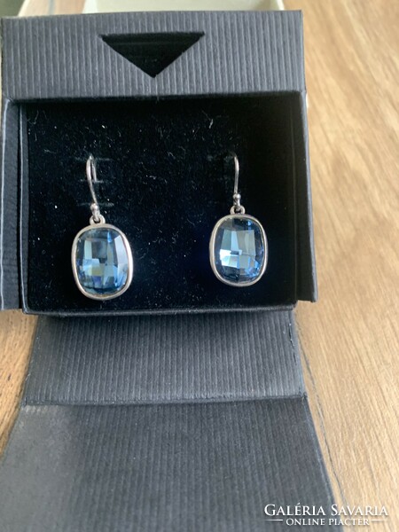 Silver earrings with crystal stones