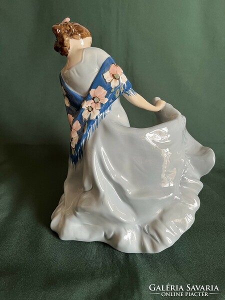 Rare royal dux dancing girl porcelain figurine (p0014)