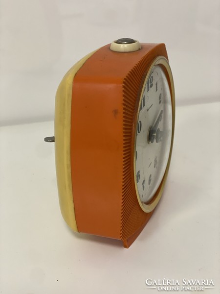 Retro Russian amber clock wind-up alarm clock alarm clock in working condition 11.5 cm