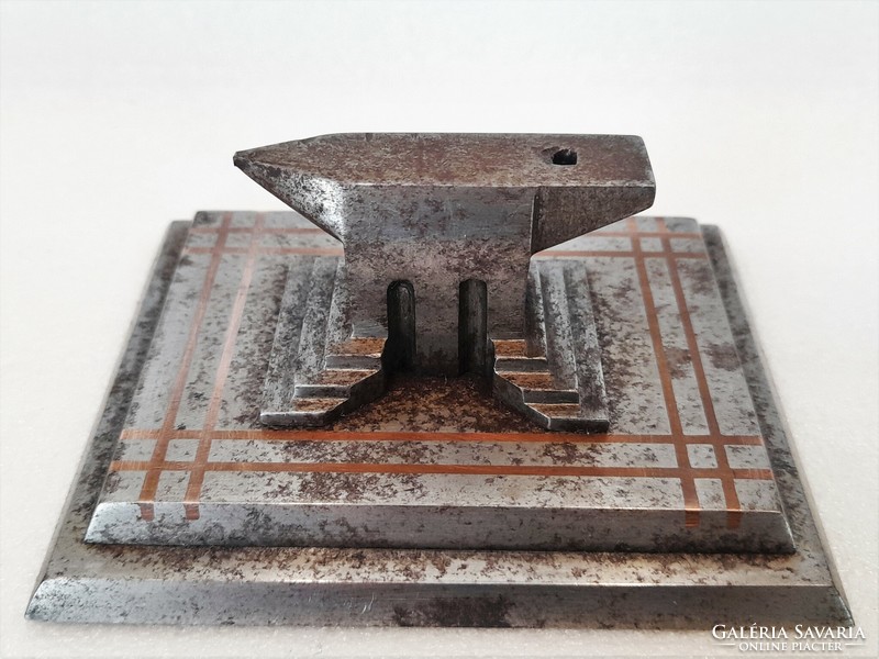 Antique iron anvil, blacksmith's anvil paperweight, desk decoration