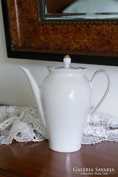 Kahla teapot 1.2 liter, clean, elegant design, perfect condition.