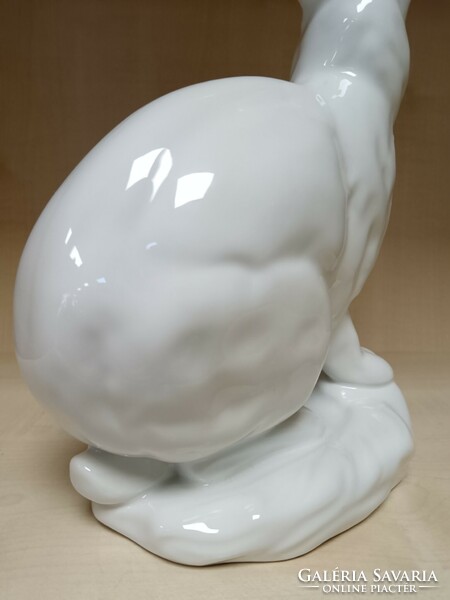 A snow-white large hare from Herend