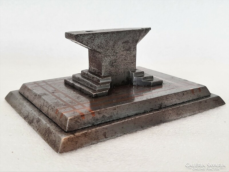 Antique iron anvil, blacksmith's anvil paperweight, desk decoration