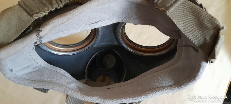 Old gas mask gas mask m67 Hungarian