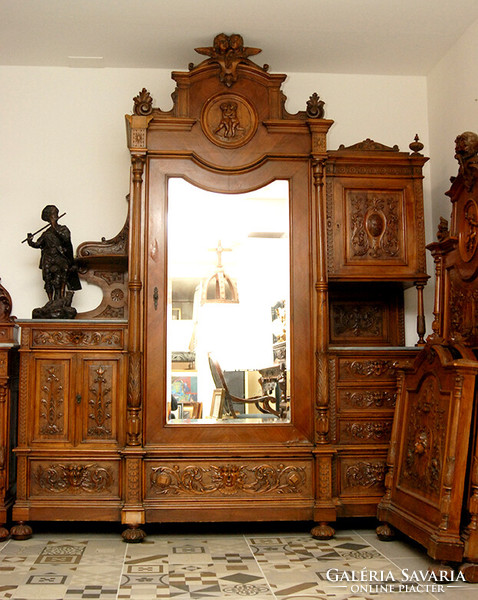 Baroque style antique bedroom set with angels from the world of Italian castles
