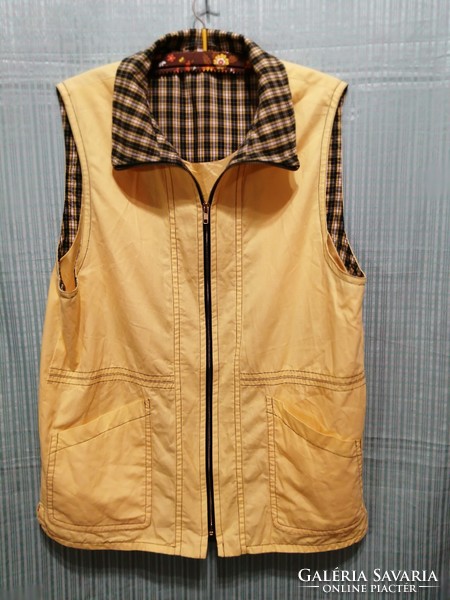 Size 38-40, women's vest, chest size 118 cm.