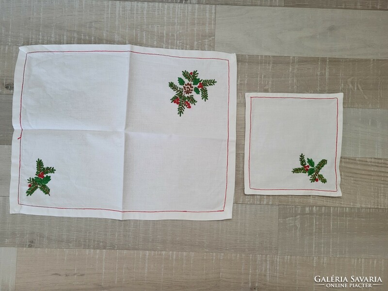 Hand-embroidered Christmas placemat + napkin