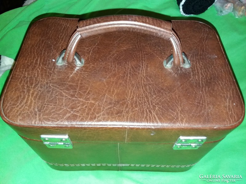Very nice brown cube women's handbag with accessories and make-up 21x21x29 cm according to the pictures