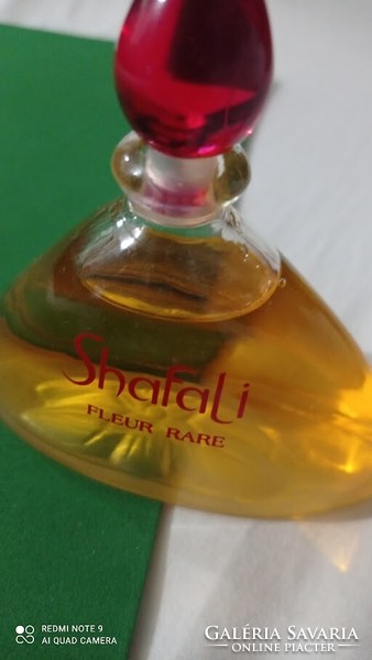 Nagyobb (?ml) üveges Yves Rocher Shafali öntős női parfüm, nem mini