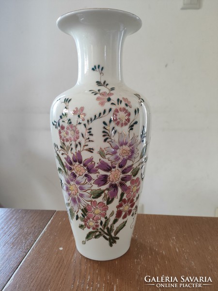 Zsolnay flower pattern vase (871/0011)