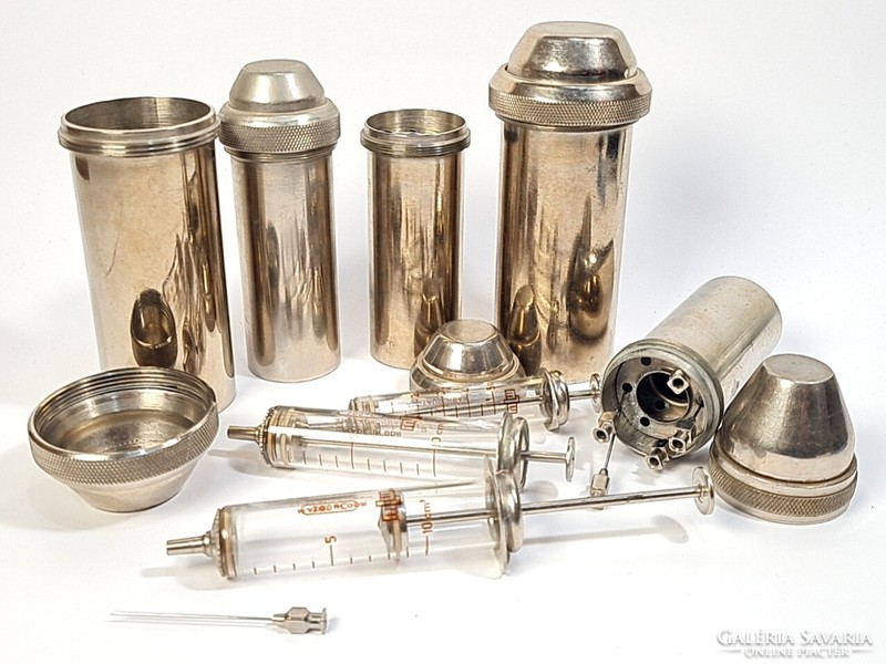 KIÁRUSÍTÁS!!! :) Vintage orvosi eszközök /üvegfecskendők / sterilizáló dobozok