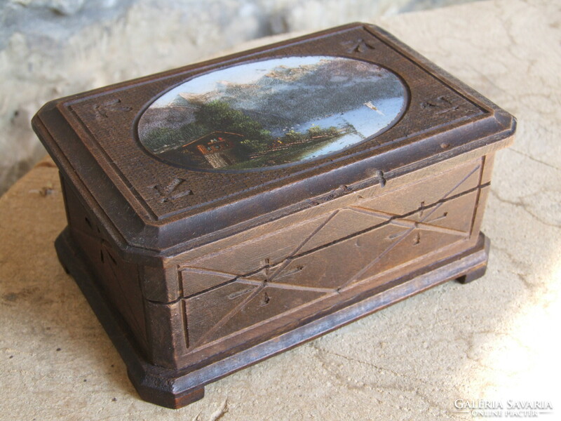 Painted, carved box (240310)