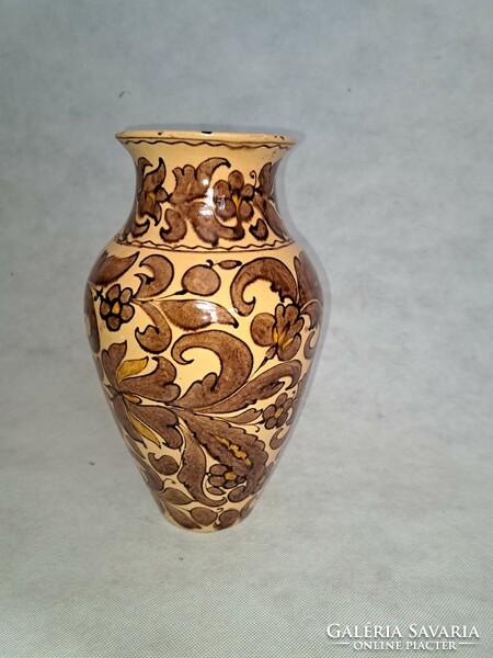 Balázs Badár, Jr. (1896-1972): Vase. Glazed ceramics. Indicated. 20 First half of No.