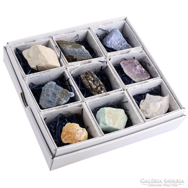 9 pieces of mineral mix - in a disbox - with English name cards