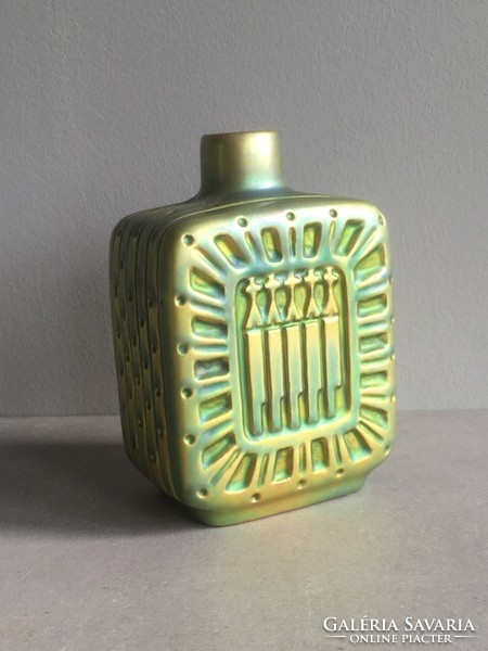 Zsolnay vase, gold-green eosin