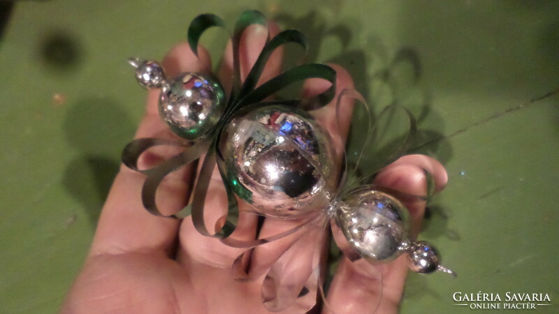 Retro glass and foil Christmas tree decoration in basically good condition.
