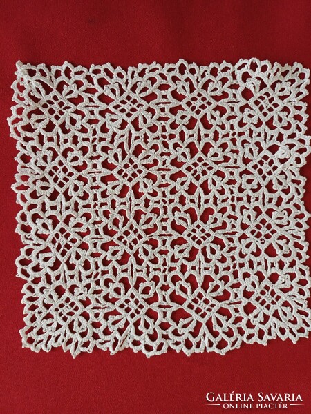 Square crocheted placemat - with a special beauty and detailed workmanship