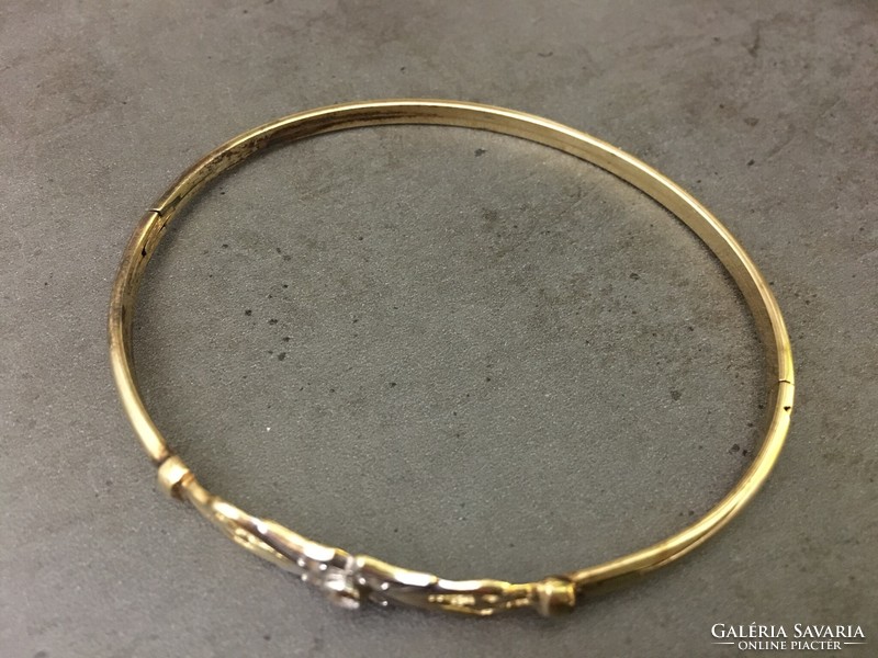 Beautiful 14 carat gold bracelet for sale