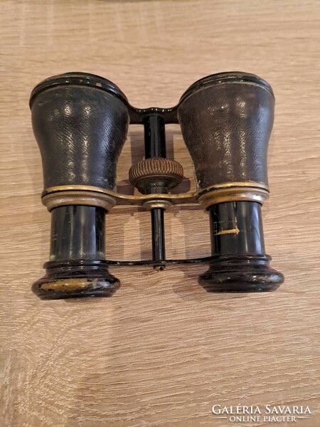 Theater binoculars in original leather holder