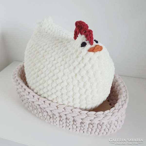 Crochet mother hen