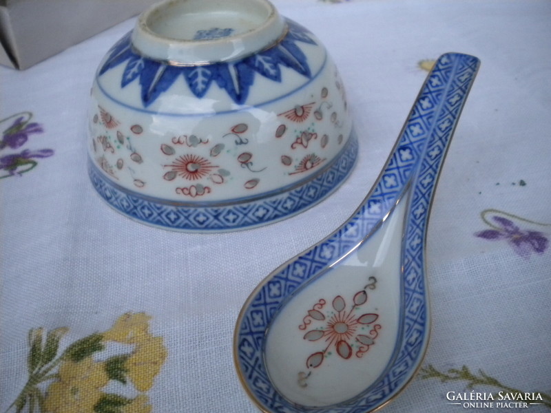 Jingdezhenkin porcelain rice grains rice patterned Chinese porcelain bowl and spoon