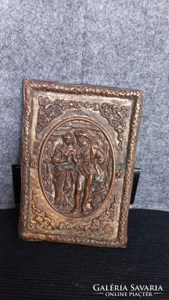 Antik bronz/bronzírozott dombornyomott jelenetes falikép, 13,3 X 9,3 cm