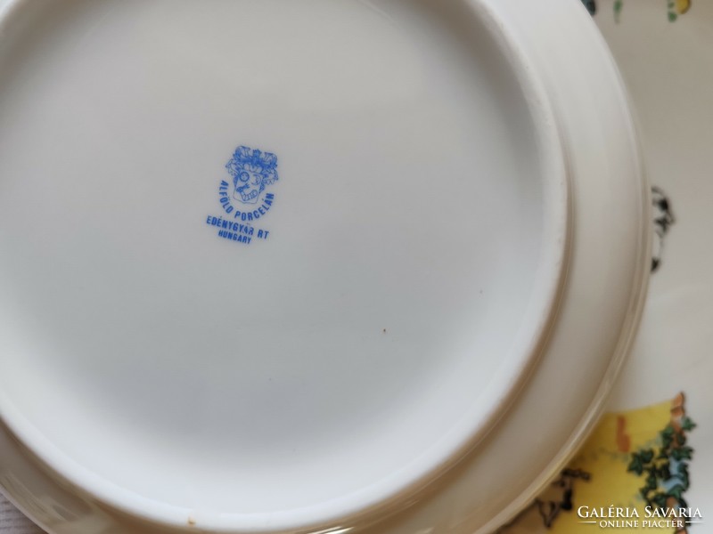Pair of Alföldi porcelain children's plates. A very rare specimen!