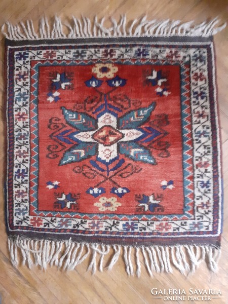 Milas Turkish carpet 70x70 cm