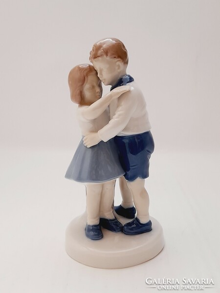 Dancing children, German porcelain figure, 14 cm